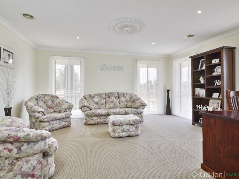 12 Hayes Drive, Warragul VIC 3820