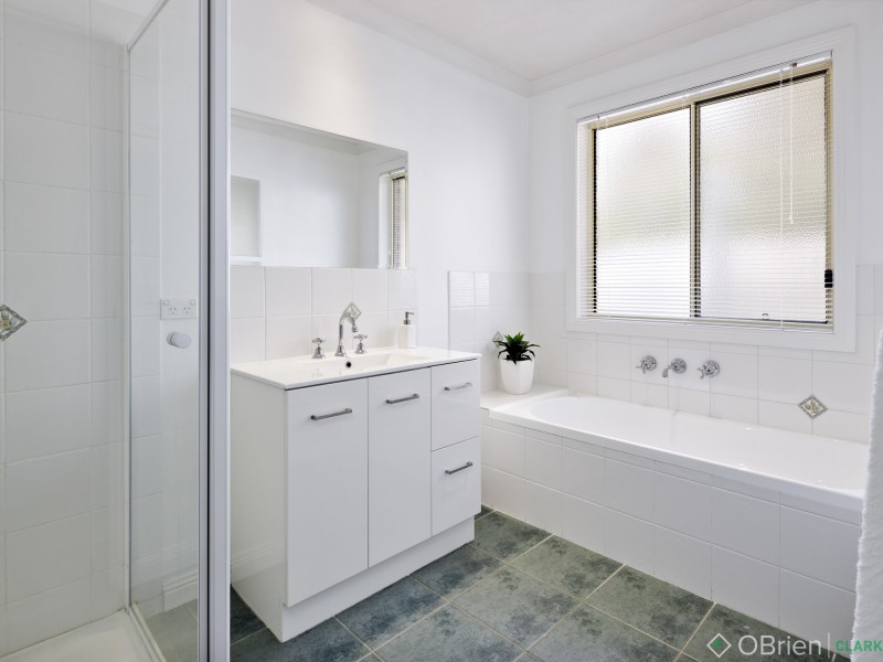 12 Hayes Drive, Warragul VIC 3820