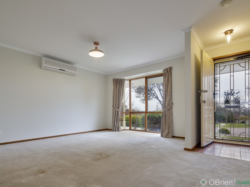 6 Flax Mill Close, Drouin VIC 3818