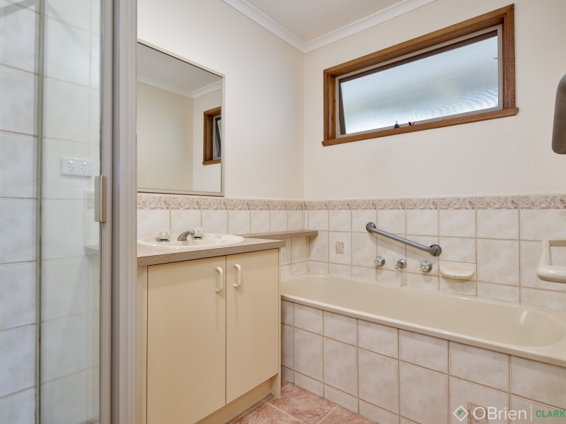 6 Flax Mill Close, Drouin VIC 3818