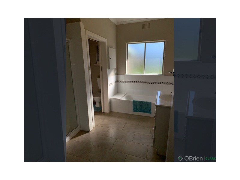 3 Princes Avenue, Drouin VIC 3818