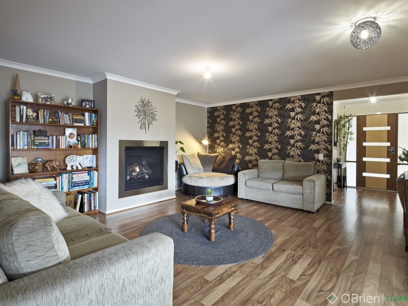 3 Lakeview Court, Drouin VIC 3818