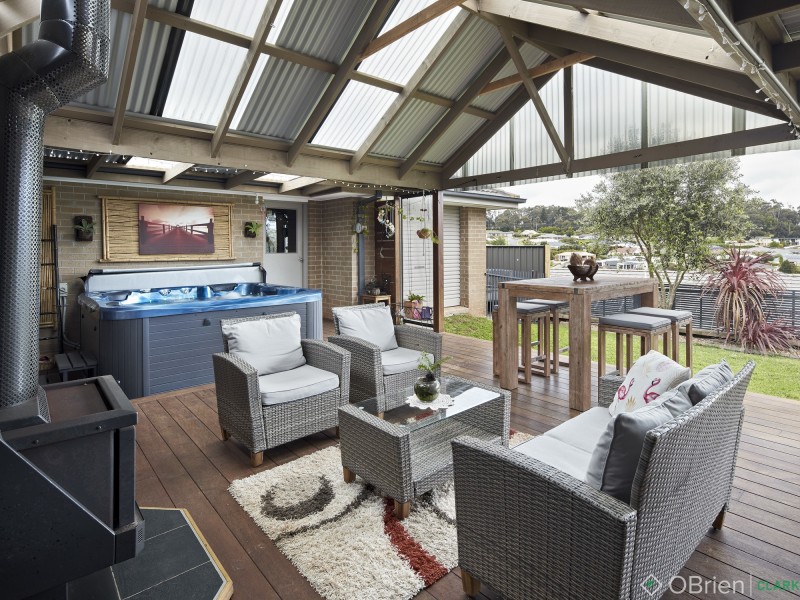 3 Lakeview Court, Drouin VIC 3818