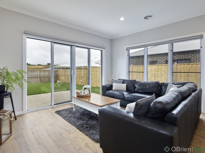 17 Streeton Drive, Warragul VIC 3820