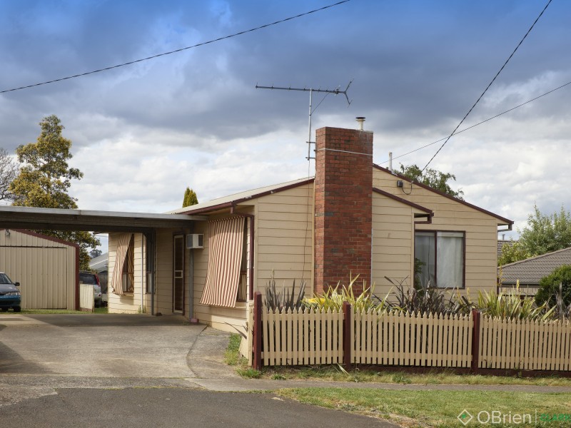 8 Fenton Street, Warragul VIC 3820