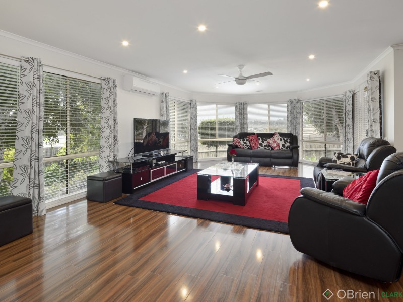 17 Janine Court, Drouin VIC 3818