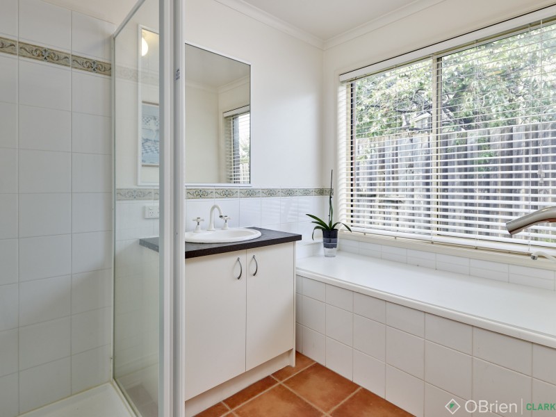 17 Janine Court, Drouin VIC 3818