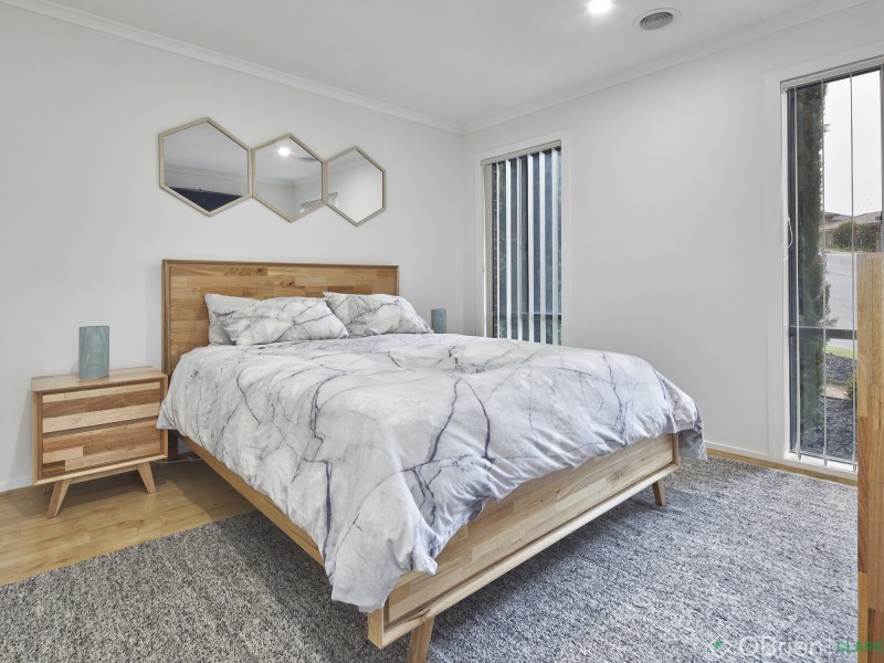 1/11 Vivian Court, Drouin VIC 3818