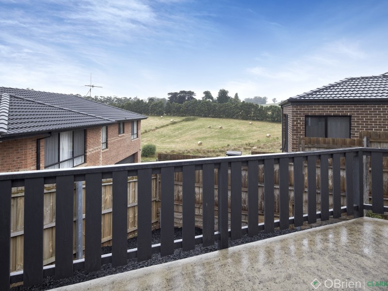 1/11 Vivian Court, Drouin VIC 3818