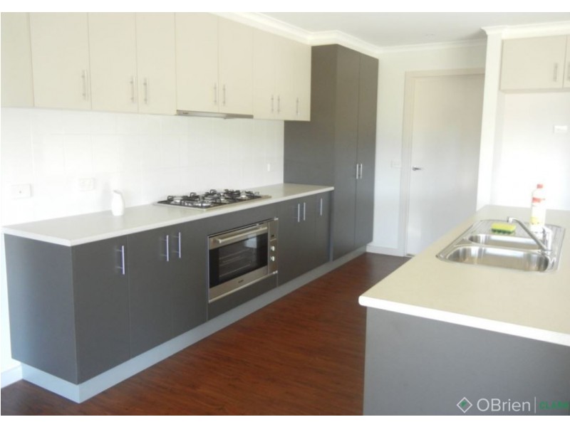 15 Toorongo Street, Drouin VIC 3818