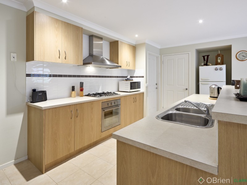 19 Claudia Crescent, Drouin VIC 3818