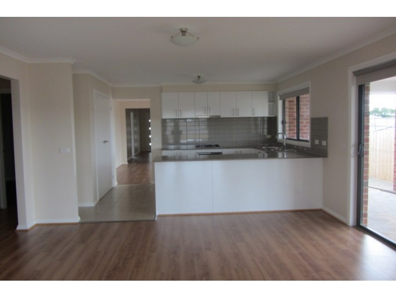 15 Berta Rise, Drouin VIC 3818
