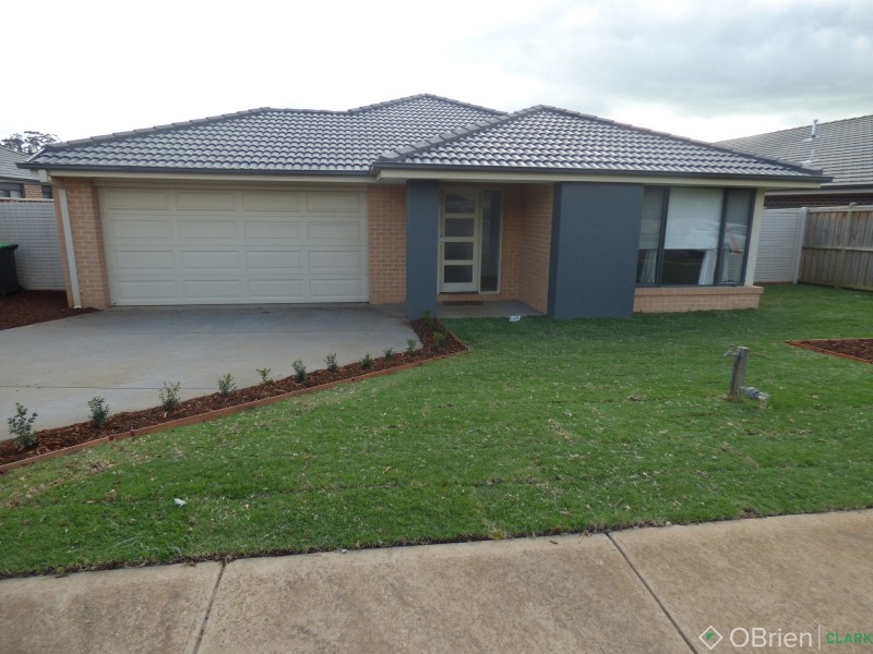 39 Empire Avenue, Drouin VIC 3818