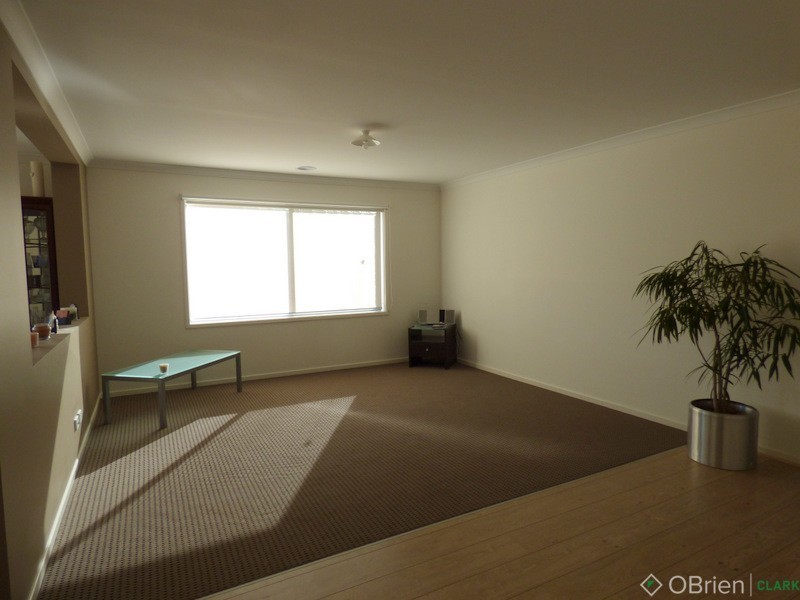 39 Empire Avenue, Drouin VIC 3818