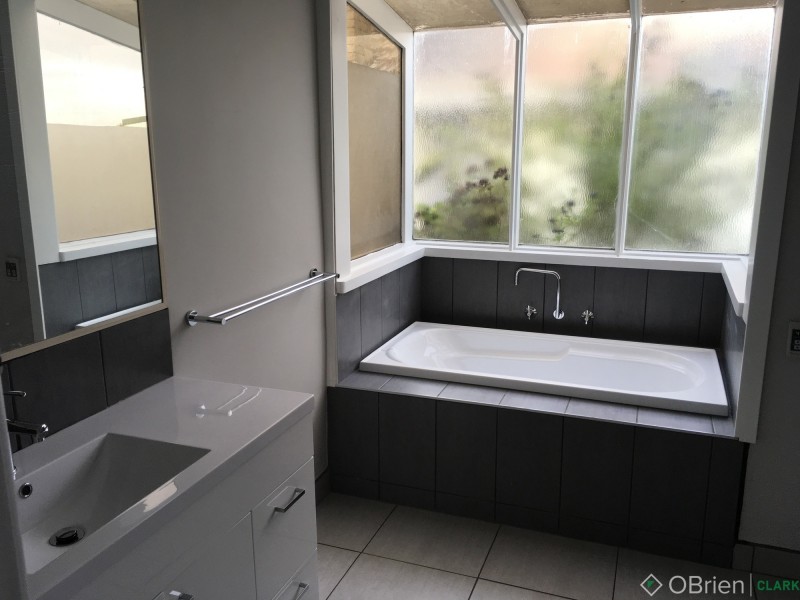 33 Burton Street, Warragul VIC 3820