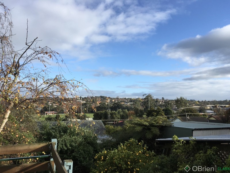 33 Burton Street, Warragul VIC 3820