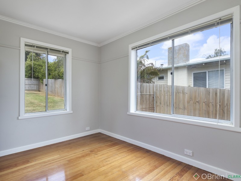 8 Burton Street, Warragul VIC 3820