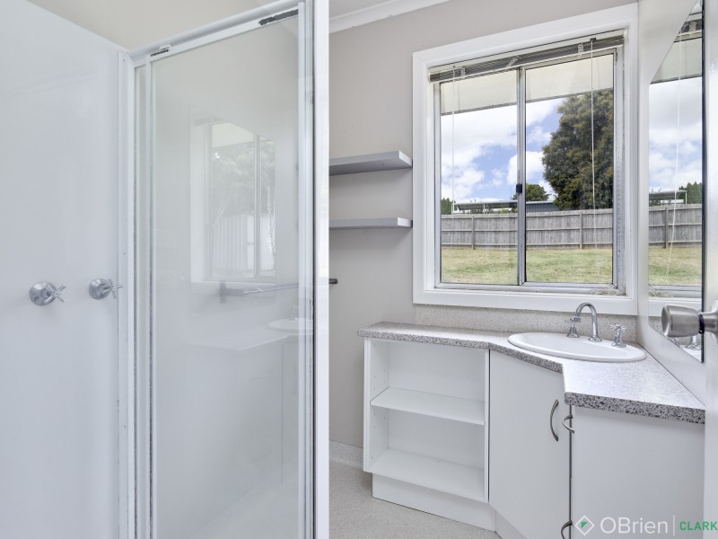 8 Burton Street, Warragul VIC 3820