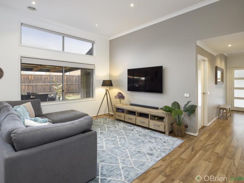 15 Chesterfield Avenue, Warragul VIC 3820