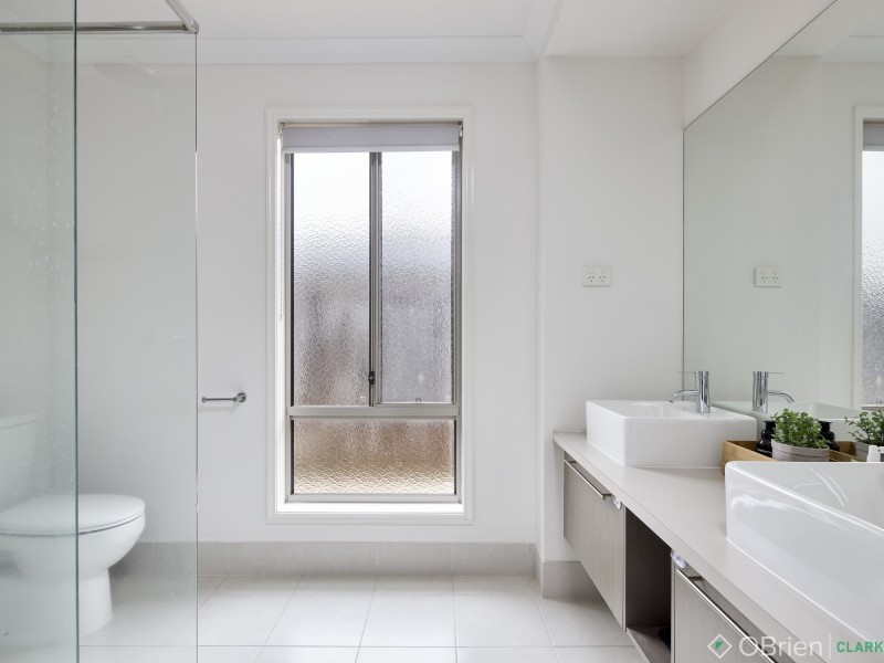 15 Chesterfield Avenue, Warragul VIC 3820