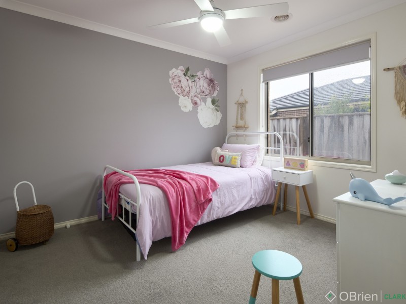 15 Chesterfield Avenue, Warragul VIC 3820