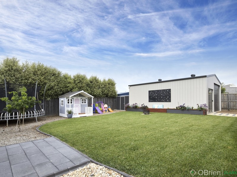 15 Chesterfield Avenue, Warragul VIC 3820