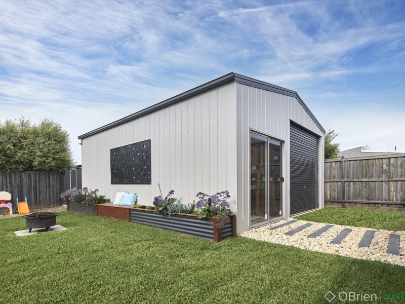 15 Chesterfield Avenue, Warragul VIC 3820
