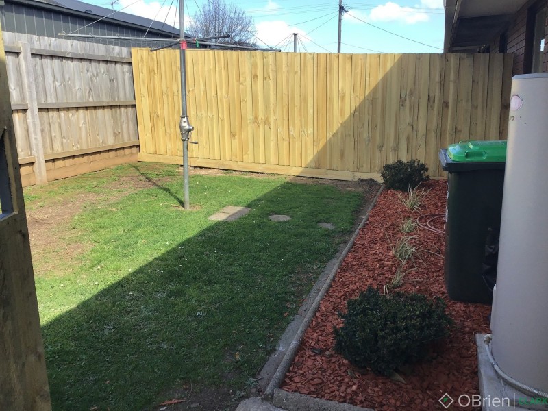 1/43 Lampard Road, Drouin VIC 3818