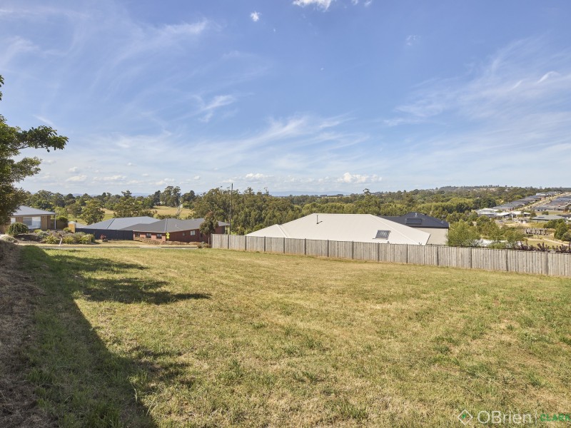 38 Jackson Drive, Drouin VIC 3818