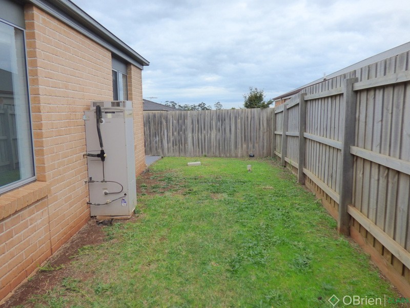 5 Leigh Court, Drouin VIC 3818