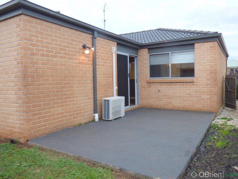 5 Leigh Court, Drouin VIC 3818