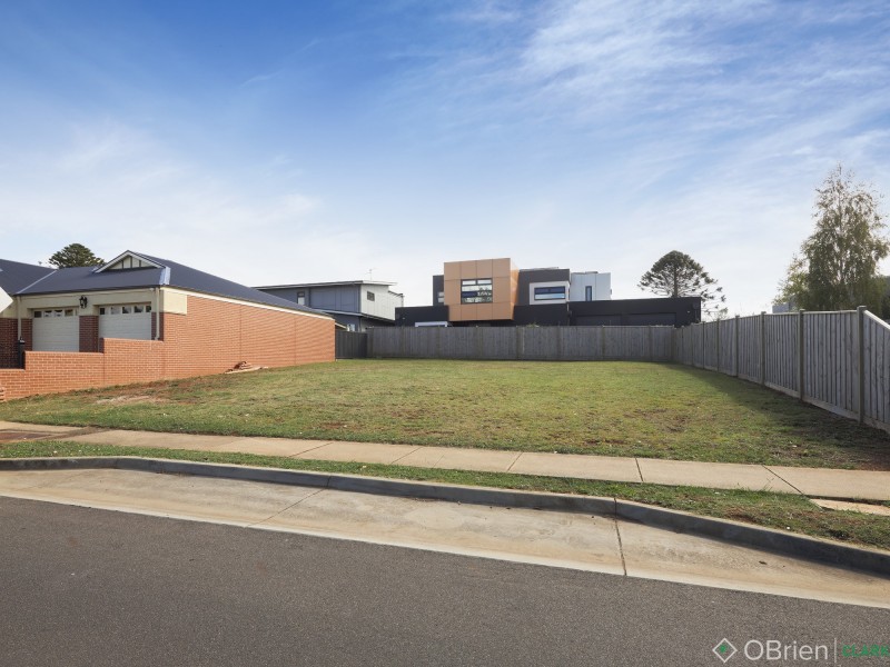 3 Buln Buln Road, Drouin VIC 3818