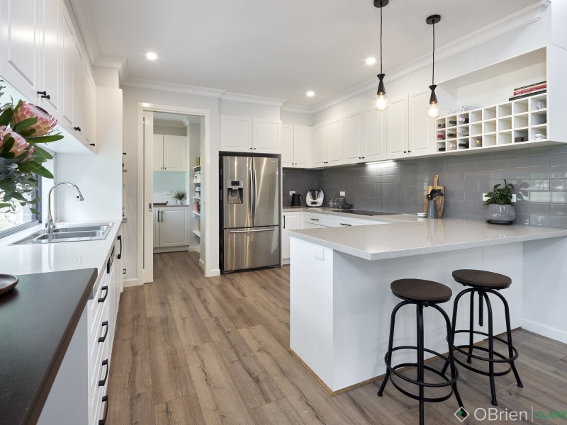 61 Jackson Drive, Drouin VIC 3818