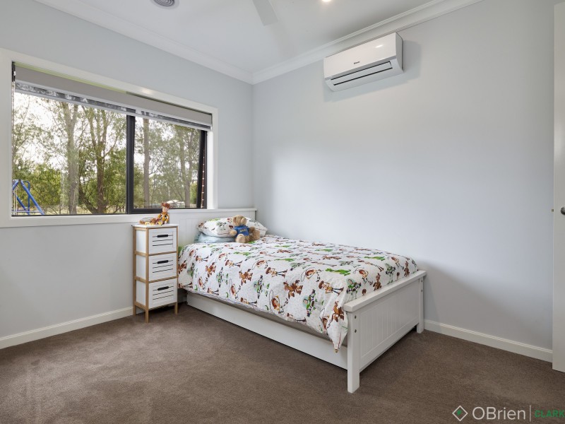 61 Jackson Drive, Drouin VIC 3818