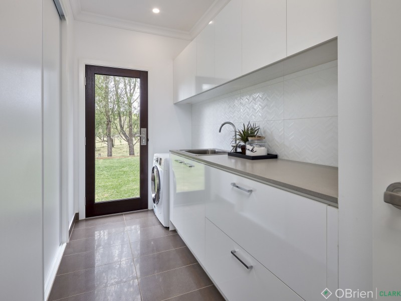 61 Jackson Drive, Drouin VIC 3818