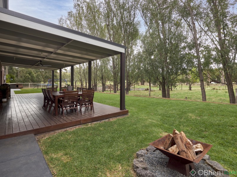 61 Jackson Drive, Drouin VIC 3818