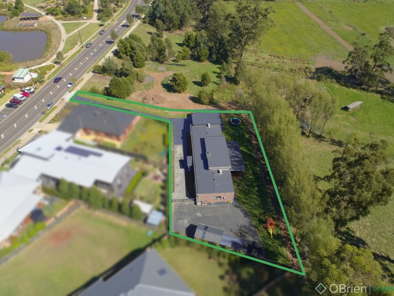 61 Jackson Drive, Drouin VIC 3818