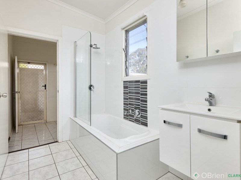 1/14 Church Street, Drouin VIC 3818