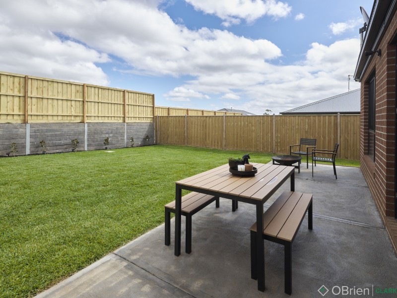 28 King Parrot Boulevard, Drouin VIC 3818