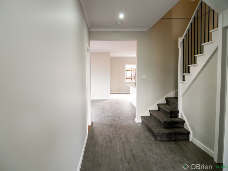 10 Kirkstall Close, Garfield VIC 3814