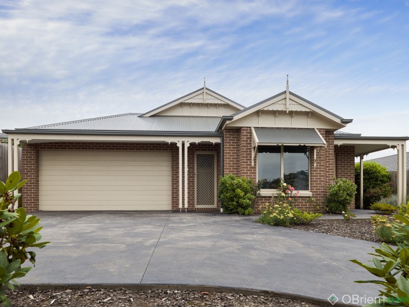 5 Bronte Court, Drouin VIC 3818
