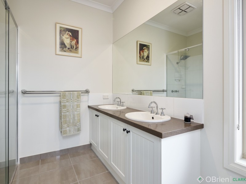 5 Bronte Court, Drouin VIC 3818