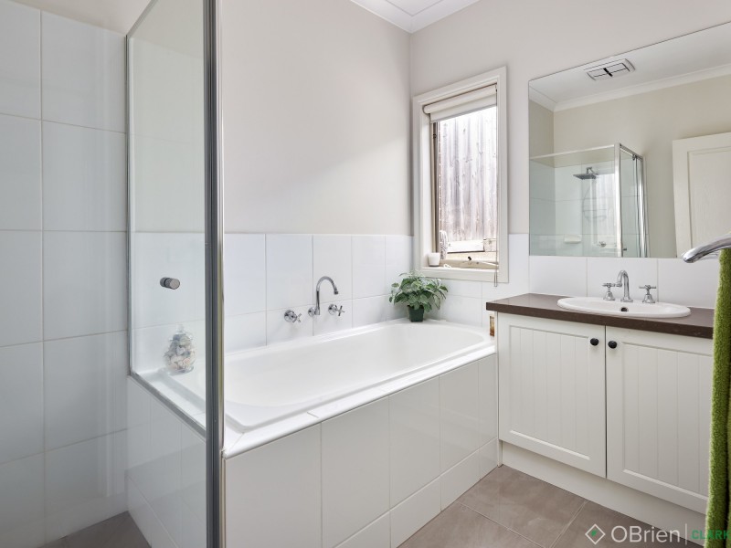 5 Bronte Court, Drouin VIC 3818