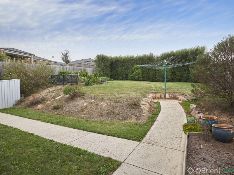 5 Bronte Court, Drouin VIC 3818