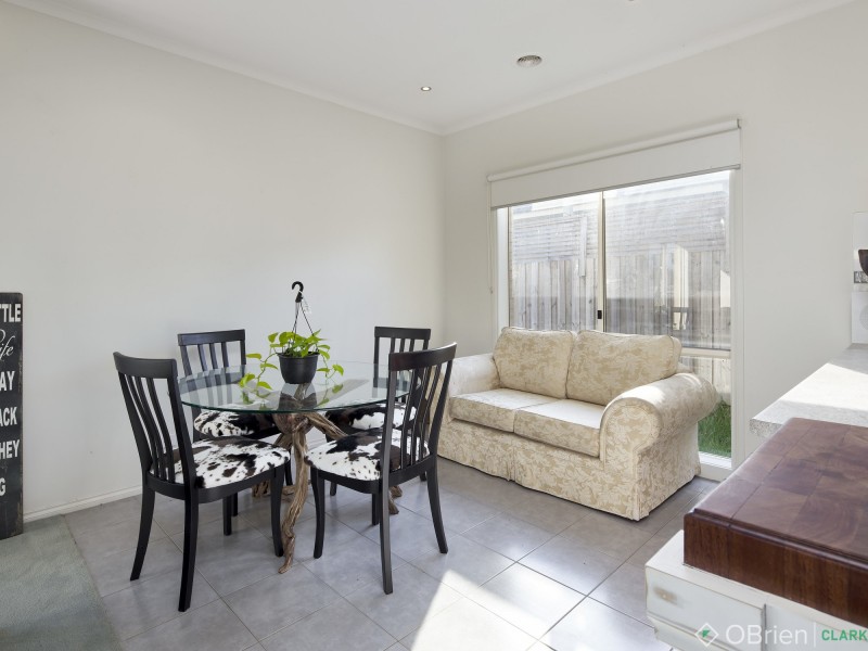 84 Cook Street, Drouin VIC 3818