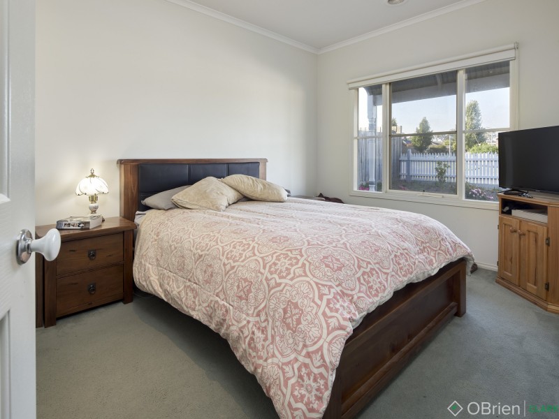 84 Cook Street, Drouin VIC 3818