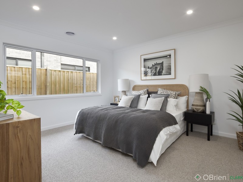 13 King Parrot Boulevard, Drouin VIC 3818