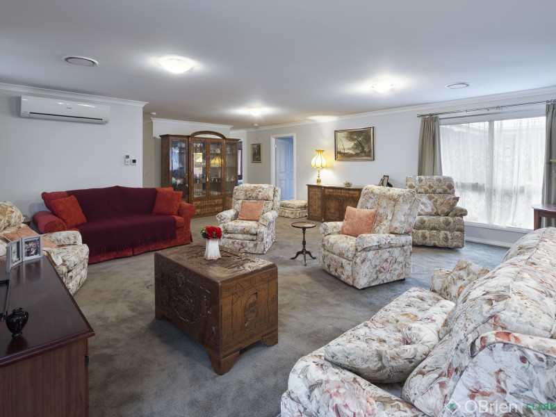 3/235 Princes Way, Drouin VIC 3818