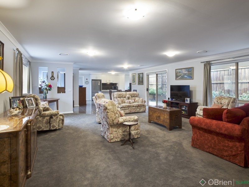 3/235 Princes Way, Drouin VIC 3818