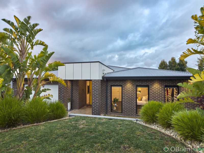 4 Empire Avenue, Drouin VIC 3818